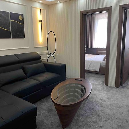 Hotel Stari Krovovi Veternik Luaran gambar