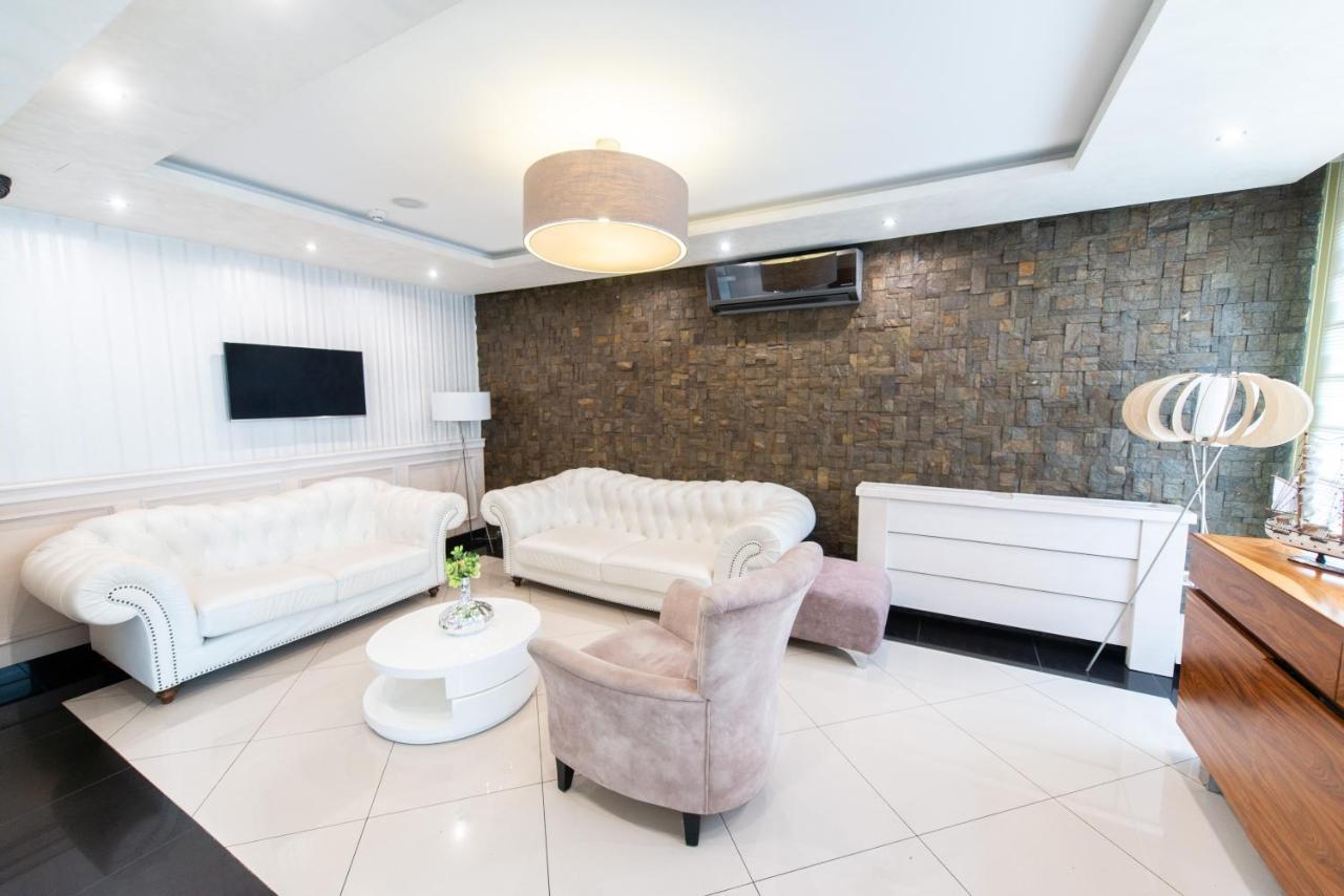 Hotel Stari Krovovi Veternik Luaran gambar