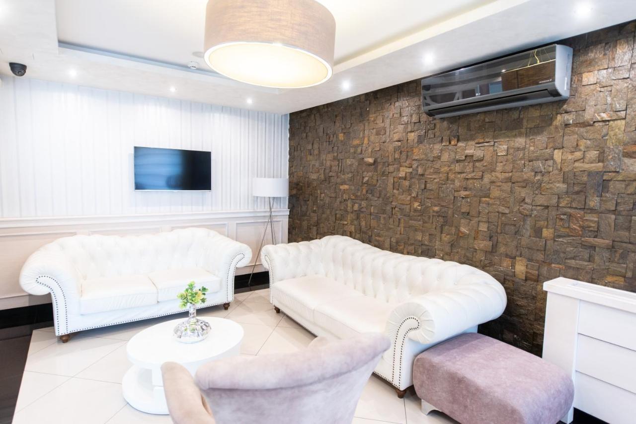 Hotel Stari Krovovi Veternik Luaran gambar