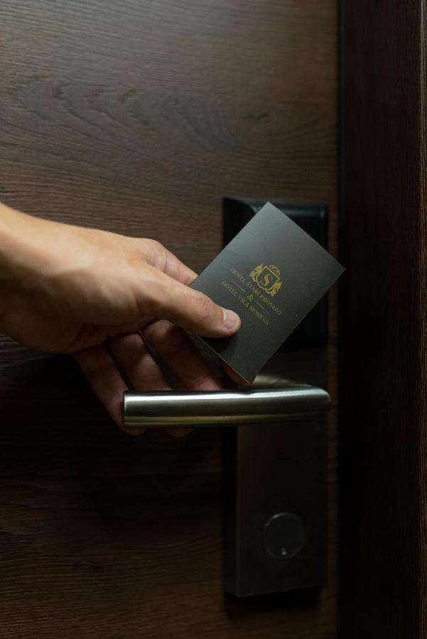 Hotel Stari Krovovi Veternik Luaran gambar