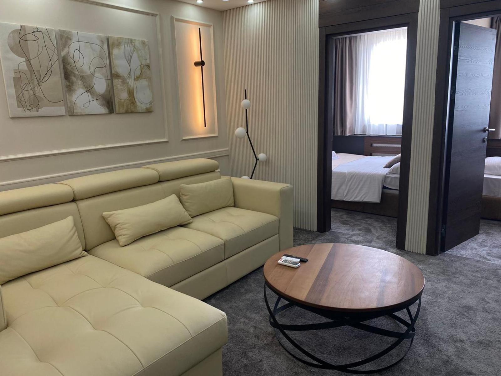 Hotel Stari Krovovi Veternik Luaran gambar