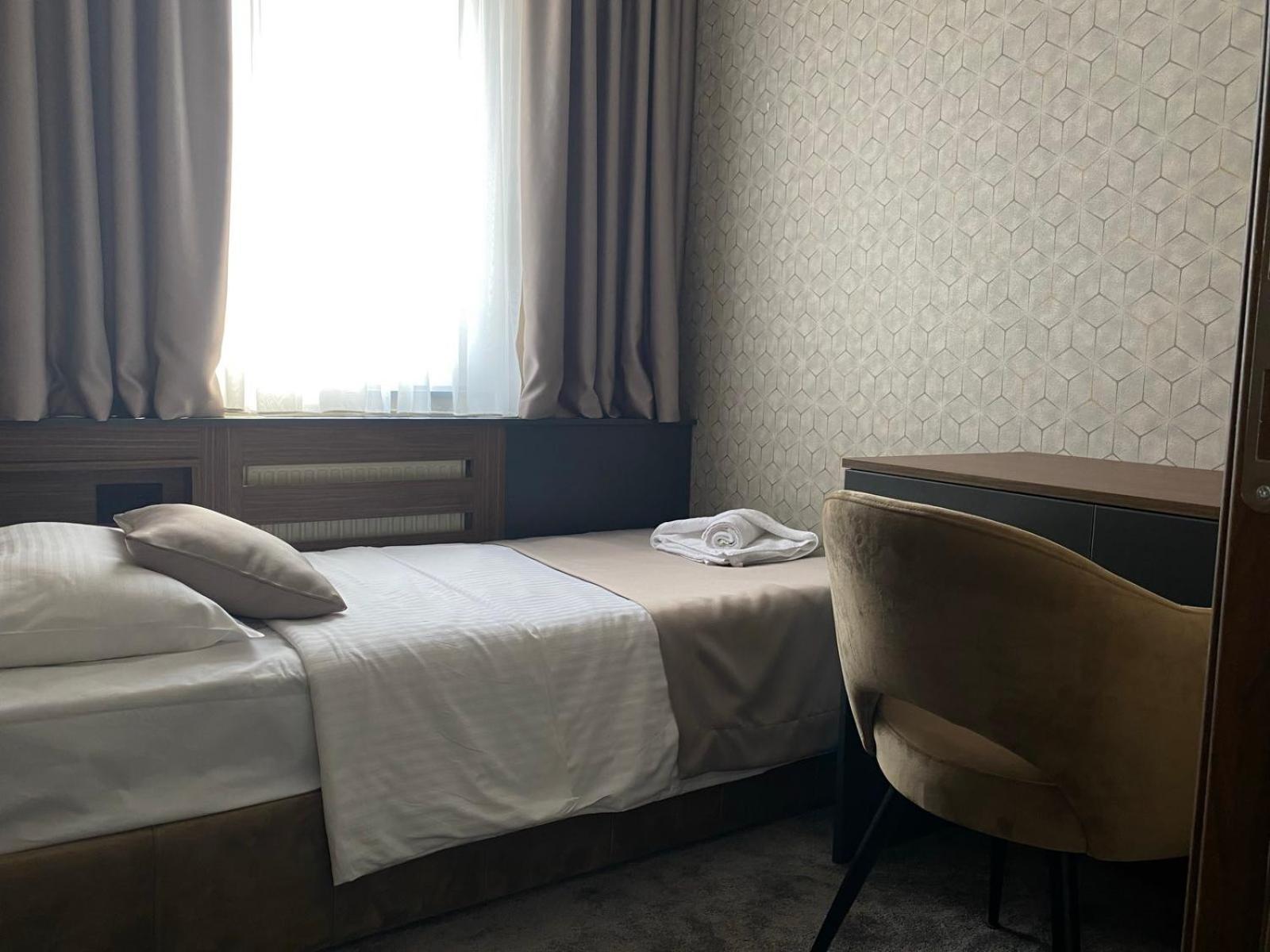 Hotel Stari Krovovi Veternik Luaran gambar