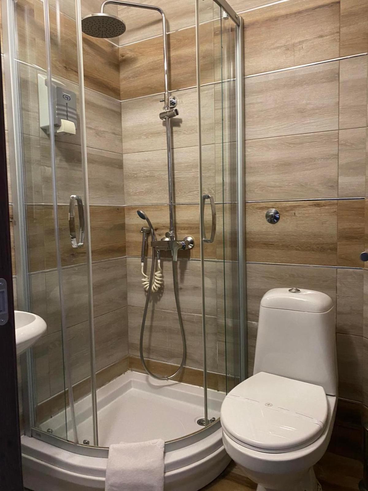 Hotel Stari Krovovi Veternik Luaran gambar