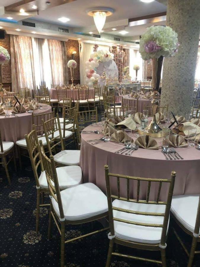 Hotel Stari Krovovi Veternik Luaran gambar